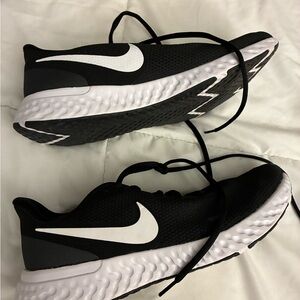 Brand New Nike Black Athletic Sneakers Revolution Run 5